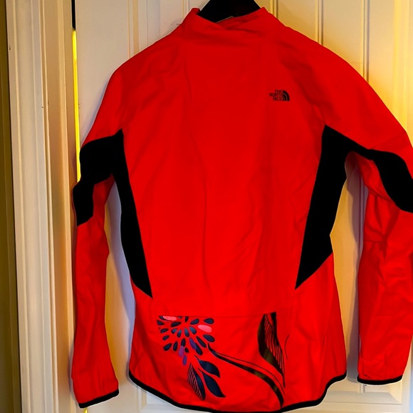 North face shell in coral - Picture 4 of 4
